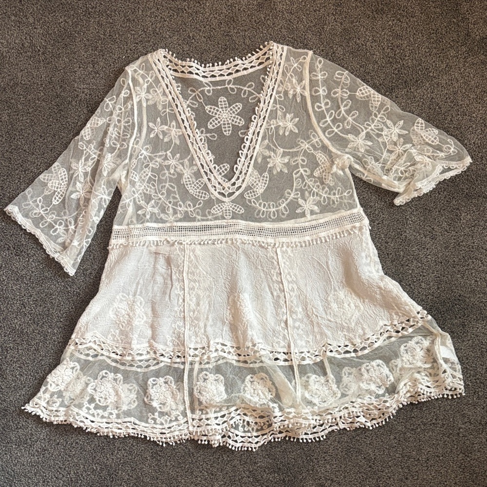 Elegant White Lace Bathing-suit Coverup